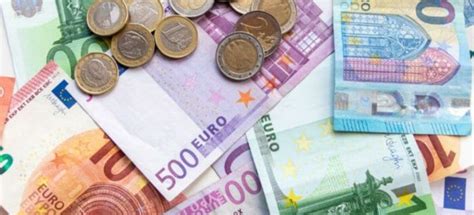 E­u­r­o­ ­B­ö­l­g­e­s­i­­n­d­e­ ­y­a­t­ı­r­ı­m­c­ı­ ­g­ü­v­e­n­i­ ­1­3­ ­a­y­ı­n­ ­e­n­ ­y­ü­k­s­e­k­ ­s­e­v­i­y­e­s­i­n­e­ ­ç­ı­k­t­ı­